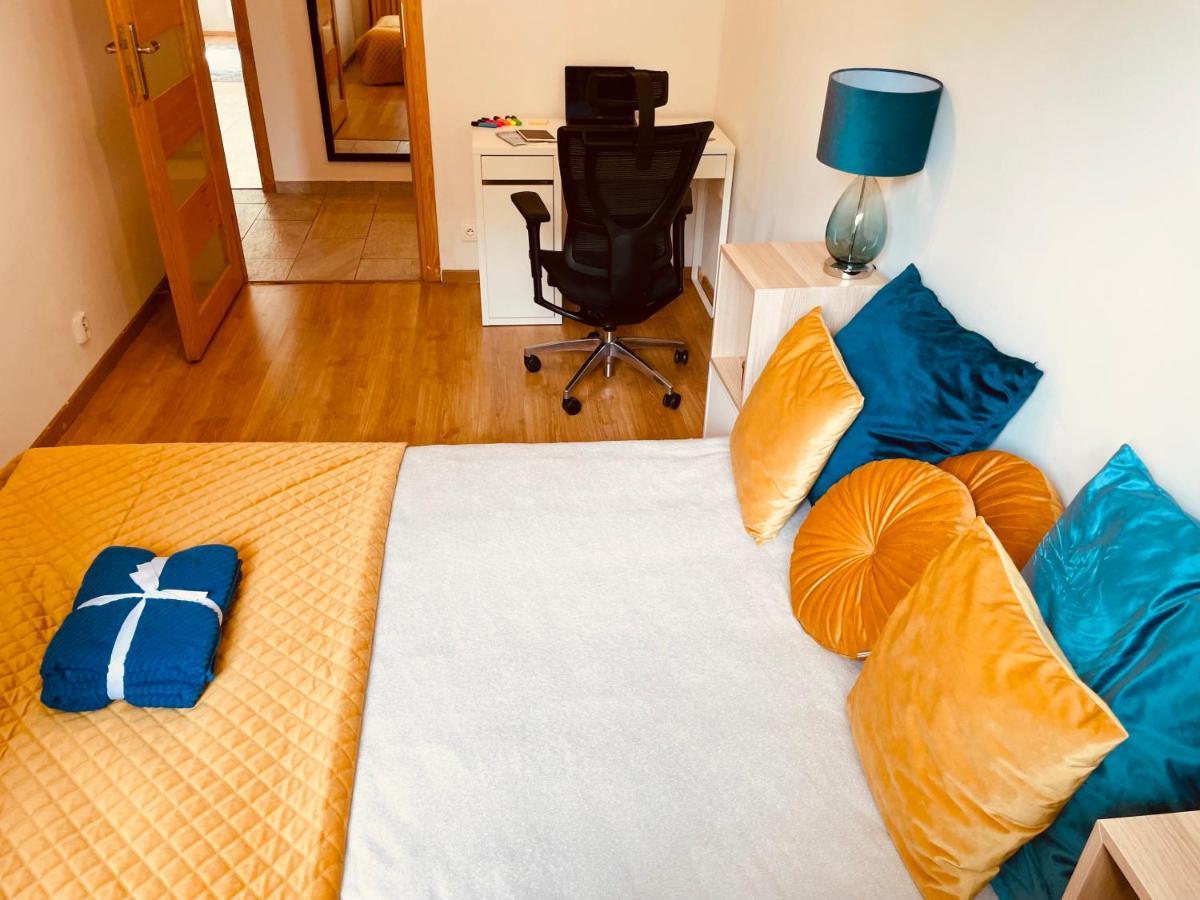 Luxury 4-Bedroom Apartment In Centre - Self-Check In & Fast Wifi Warsaw Exterior photo