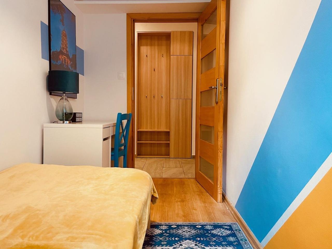 Luxury 4-Bedroom Apartment In Centre - Self-Check In & Fast Wifi Warsaw Exterior photo