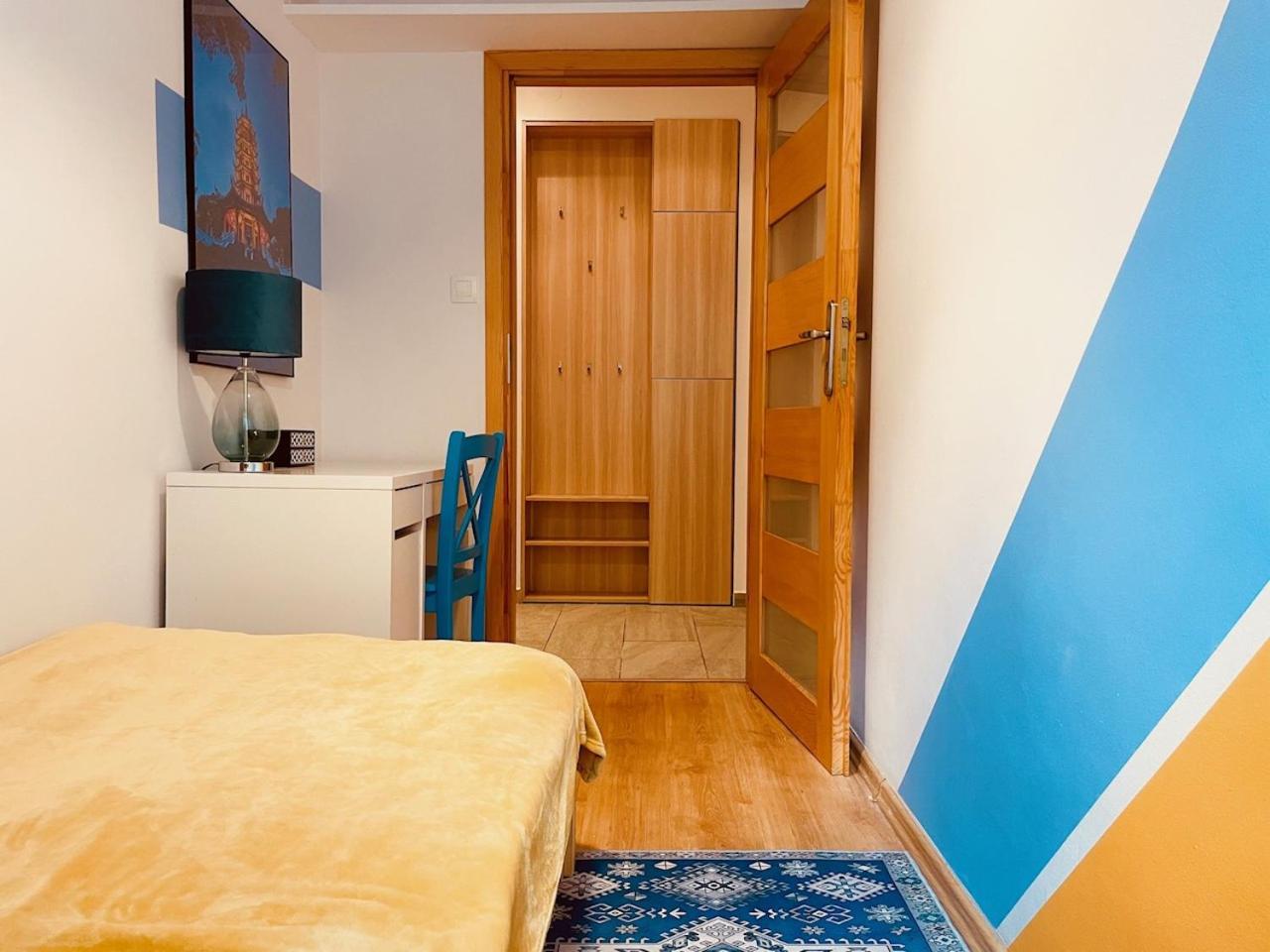 Luxury 4-Bedroom Apartment In Centre - Self-Check In & Fast Wifi Warsaw Exterior photo