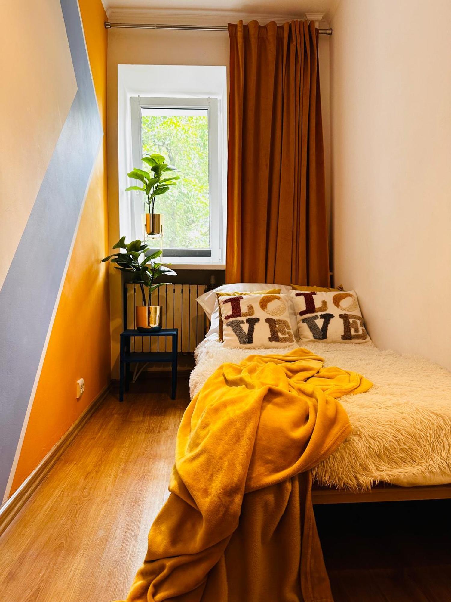 Luxury 4-Bedroom Apartment In Centre - Self-Check In & Fast Wifi Warsaw Exterior photo